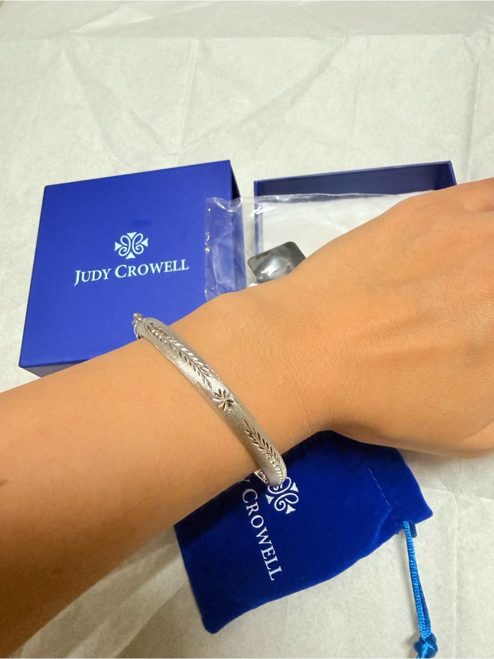 Judy Crowell Sterling Silver Diamond Cut Bangle with Banded Gift Box